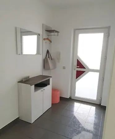 Zentrale Lage アパート *